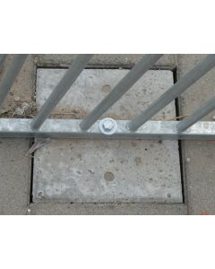 Verankering voetbaldoel betonpoer 30 x 30 cm